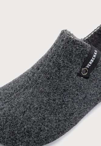 Pantoufle 'YOI PICOS' VERBENAS en gris