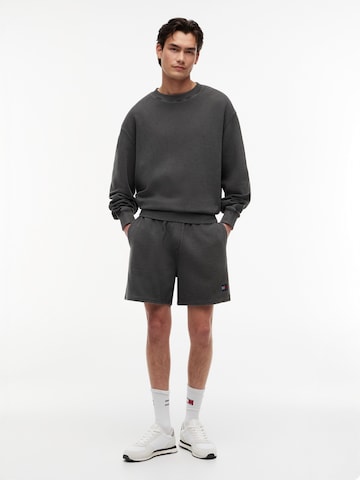 Tommy Jeans Regular Housut värissä musta