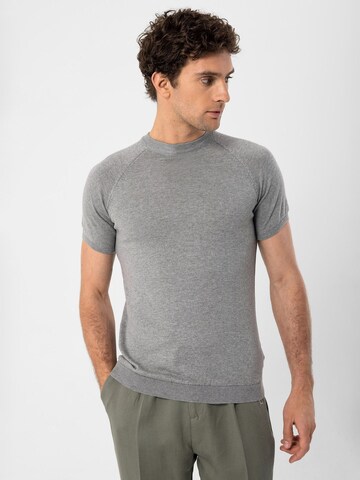 Antioch T-shirt i grå: framsida