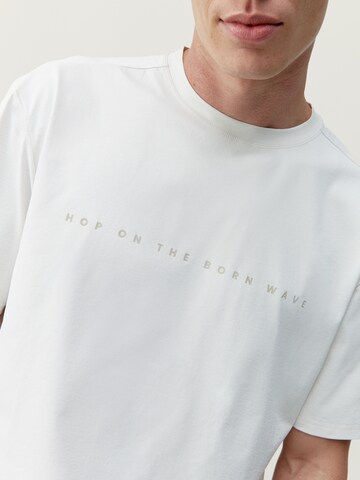 Born Living Yoga Performance shirt ' Veneta ' in White