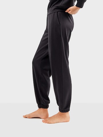 Gisela Regular Панталон в черно