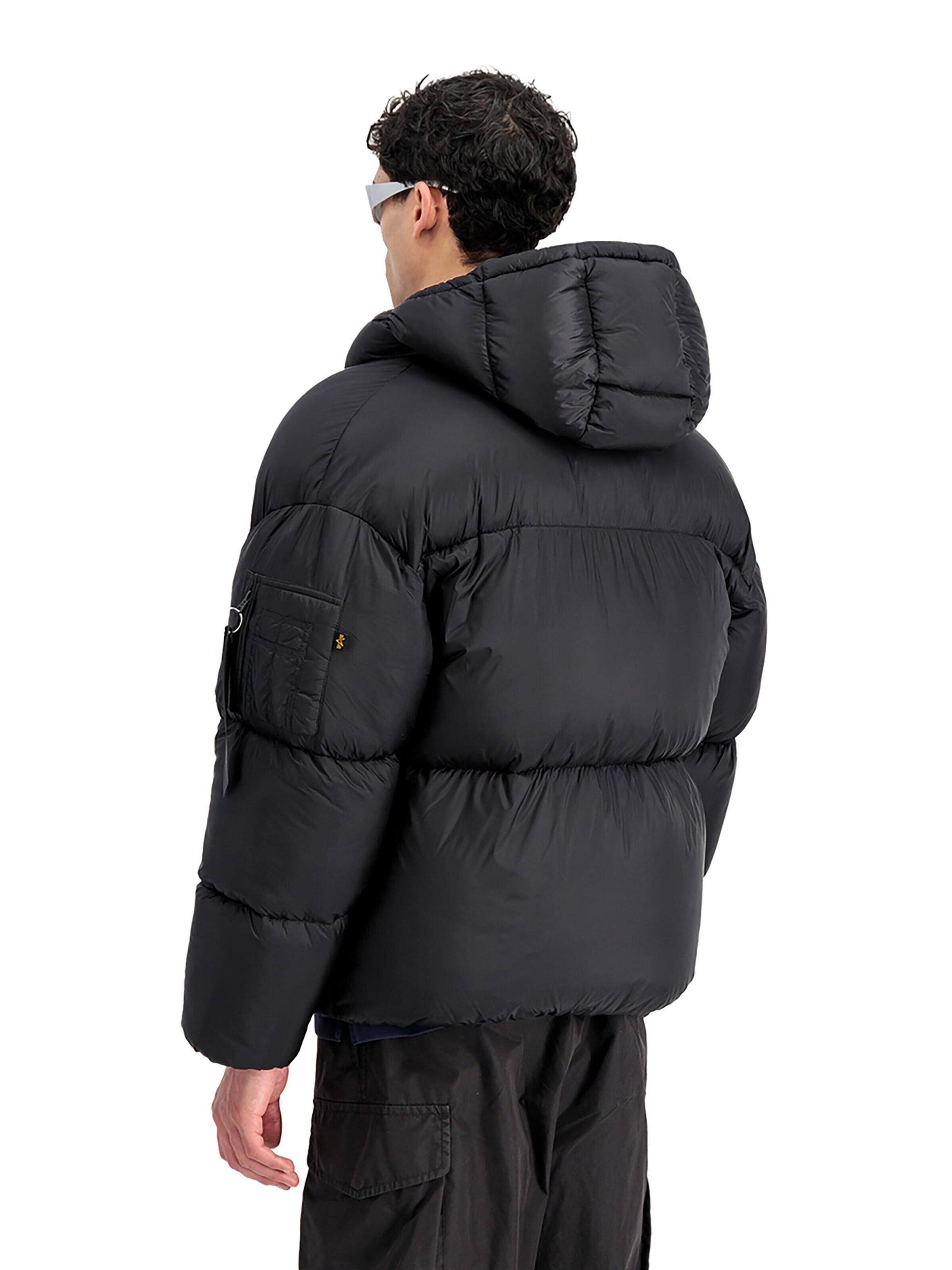 ALPHA INDUSTRIES Winter Jacket in Black