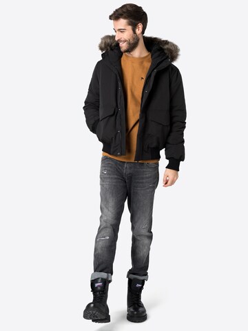 melns Superdry Standarta piegriezums Ziemas jaka 'EVEREST'