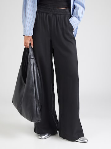 Wide Leg Pantalon s.Oliver en noir : devant