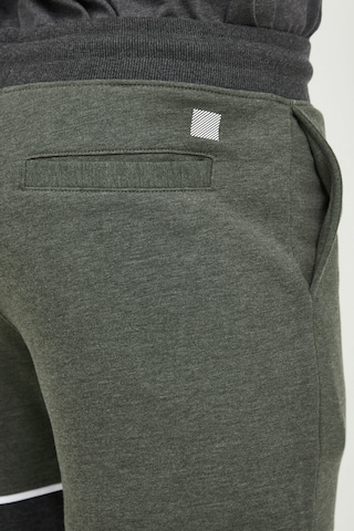 !Solid Regular Shorts 'Debber' in Grau
