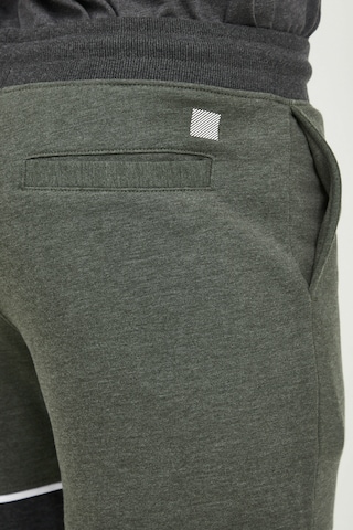 !Solid Regular Pants 'Debber' in Grey