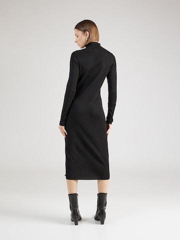 QS - Vestido en negro