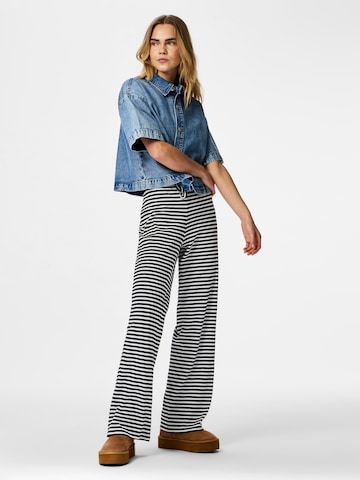 Bluză 'PCSKY' de la PIECES pe albastru