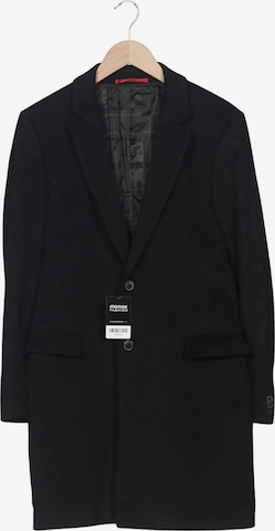HUGO Mantel S in Schwarz: Vorderseite