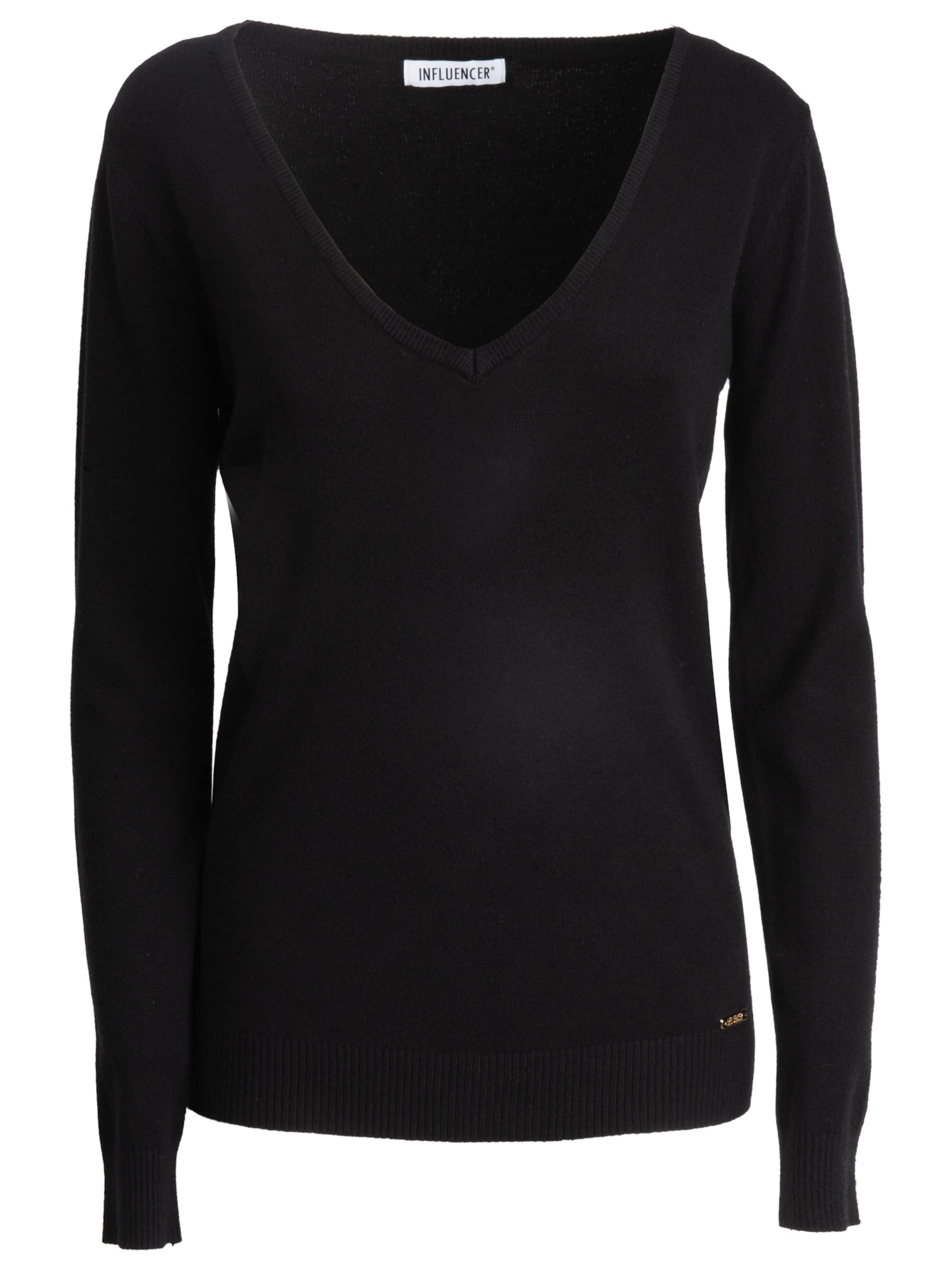 Influencer Sweater in Black: front