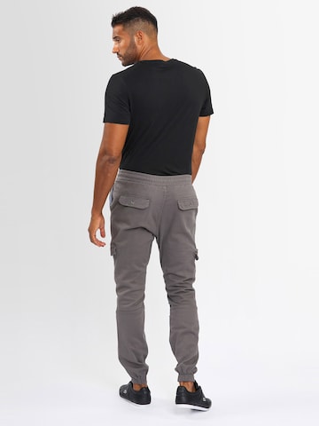 Alessandro Salvarini Tapered Cargo trousers in Grey