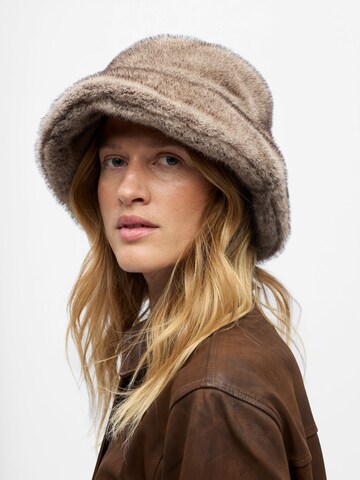 OBJECT Hat i brun