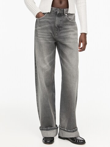 Pull&Bear Regular Jeans in Grey: front