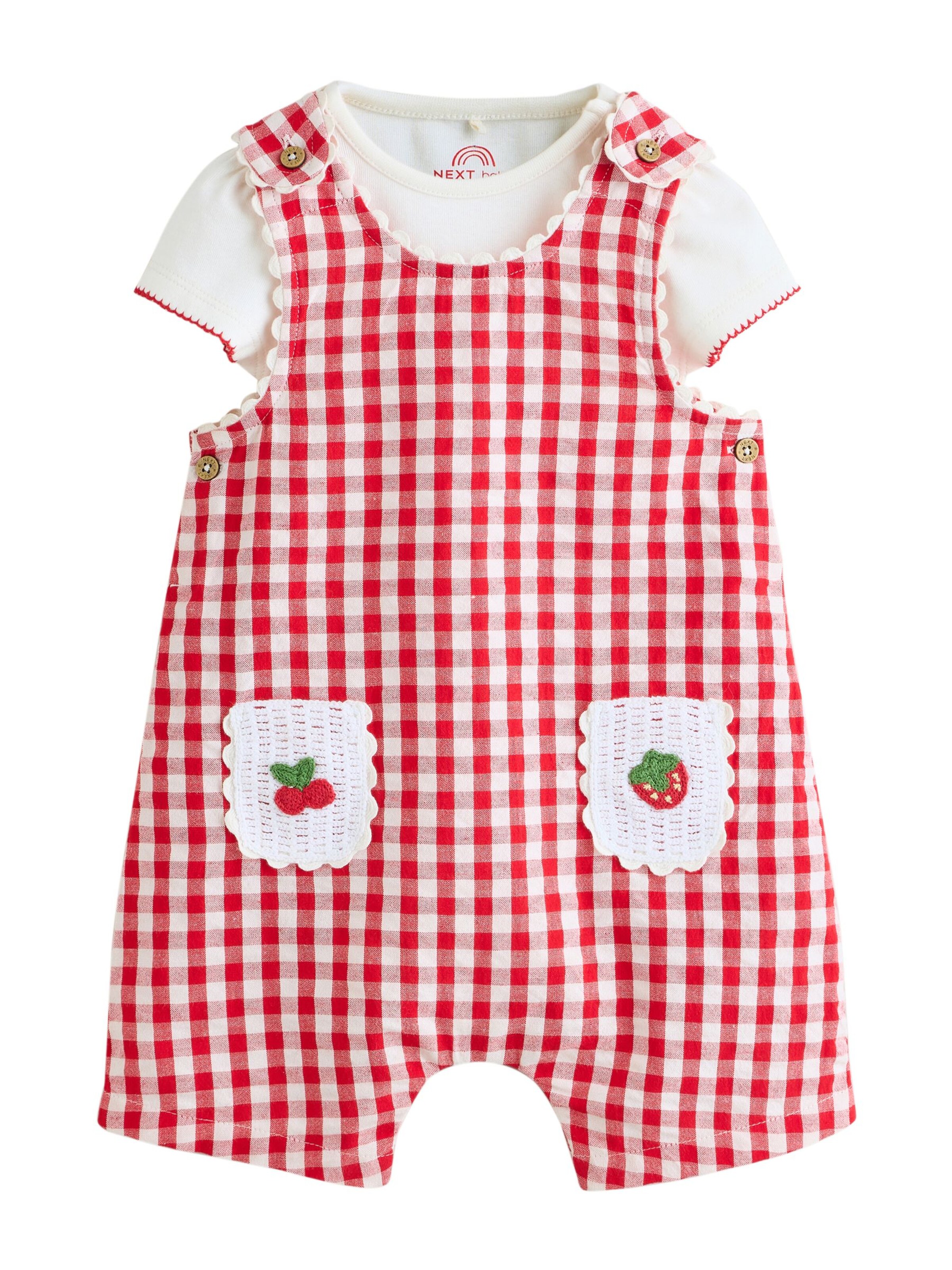 Next Комплект в червено: отпред