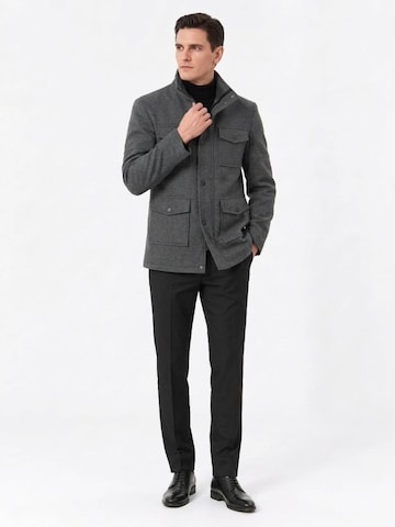 Cappotto invernale 'Nahtverlauf' di ALLTHEMEN in grigio