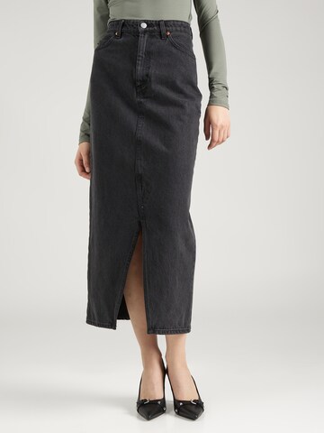 Monki Skirt in Black: front