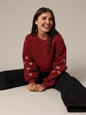 Sweat-shirt 'Sarina' Deeluxe en rouge : devant