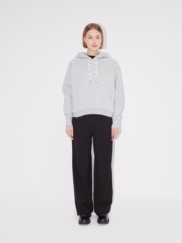 LeGer by Lena Gercke Sweatshirt 'Hayley' in Grijs