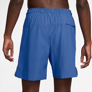 NIKE Regular Sportshorts 'Unlimited' in Blau
