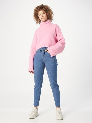 Coupe slim Jean 'Amelie' Gang en bleu