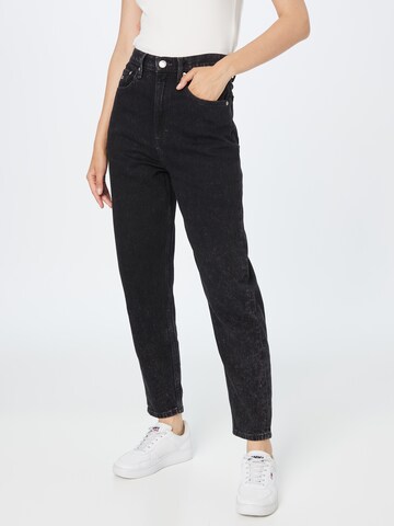 Tommy Jeans Tapered Jeans in Black: front