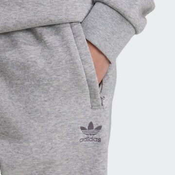 ADIDAS ORIGINALS Tapered Trousers 'Trefoil Essentials' in Grey