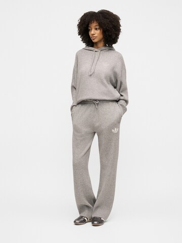 ADIDAS ORIGINALS Pullover 'ESSENTIALS ' in Grau