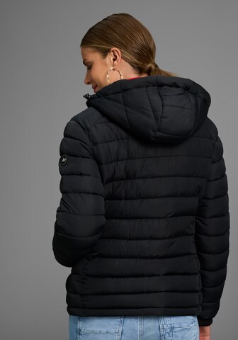 POLARINO Between-Season Jacket in Black