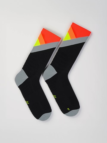INCYLENCE Sportsocken 'TRAIL SUMMITS' in Schwarz