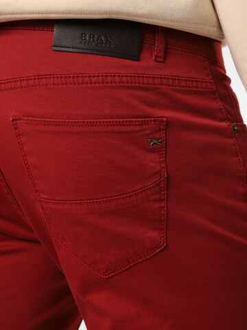 BRAX Regular Broek 'Cadiz' in Rood