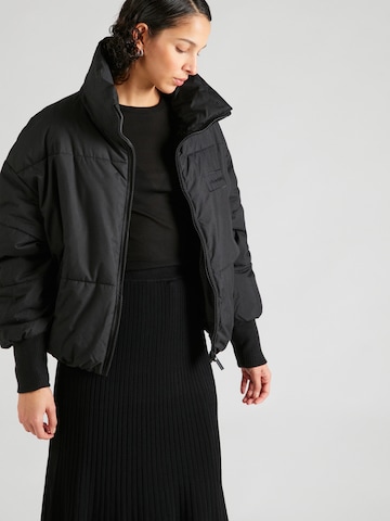 Pegador Jacke in Schwarz: predná strana