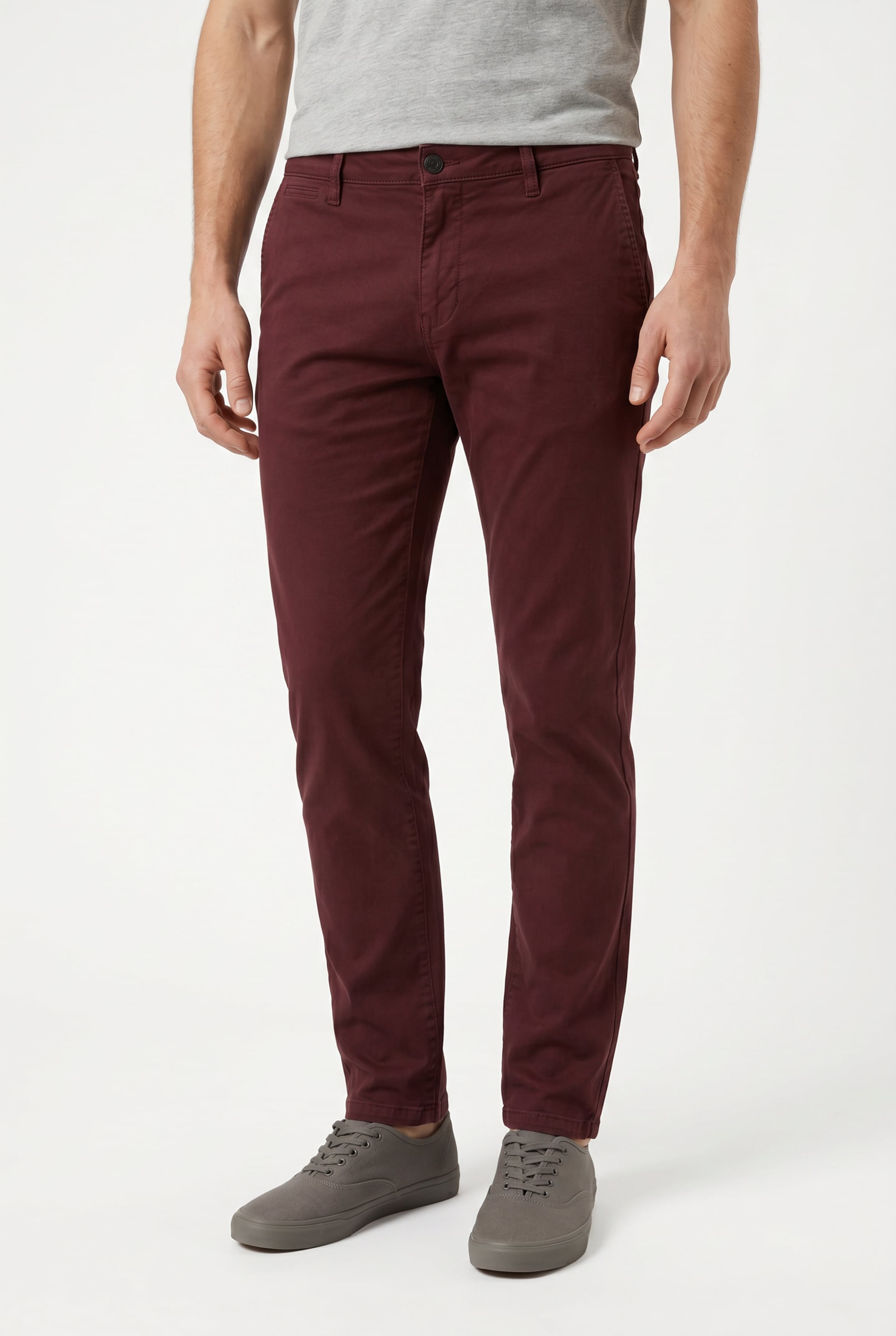 MAC Regular Pants in Red