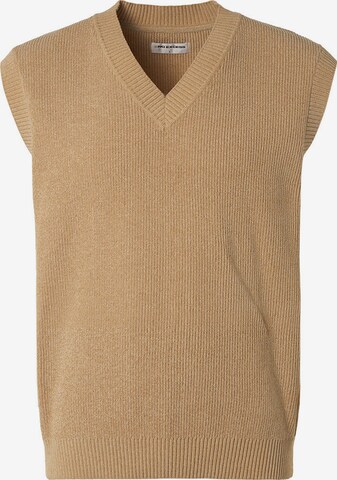 No Excess Sweater Vest in Beige: front