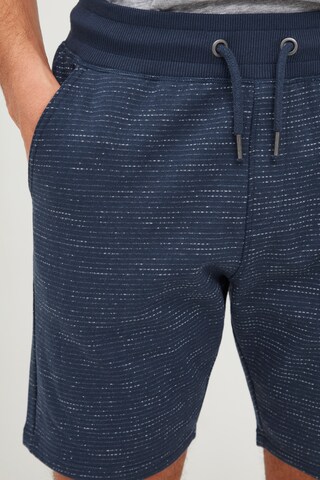 BLEND Regular Sweatshorts 'TOKKER' in Blau