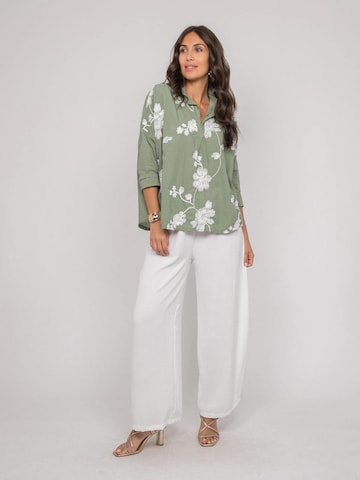 Dona Lisa Blouse 'Blouse manches longues broderie OPEYA' in Groen