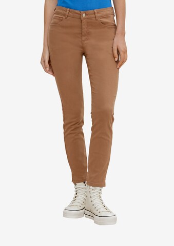 COMMA Skinny Jeans in Brown: front