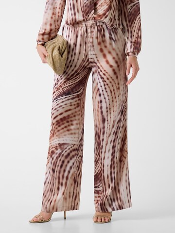 GUESS Slim fit Pants in Brown: front