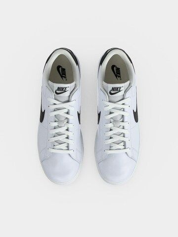 balts Nike Sportswear Zemie brīvā laika apavi 'CLASSIC'