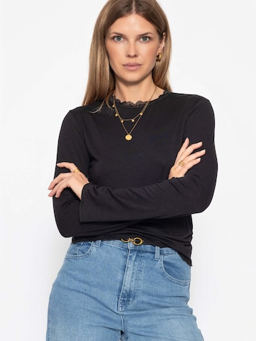 Maglietta di SASSYCLASSY in nero