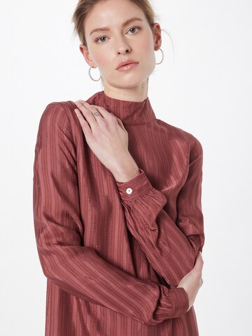 Abito camicia 'Dagrock' di AMERICAN VINTAGE in rosso