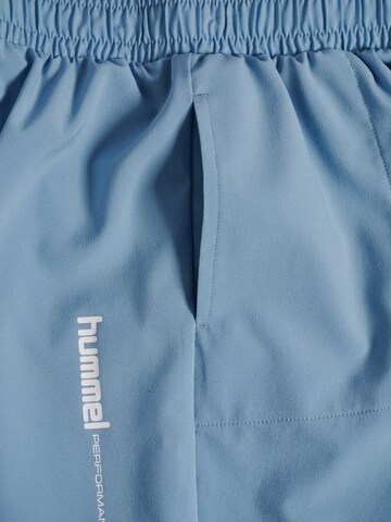 Hummel Loosefit Sportshorts 'Pulse' in Blau