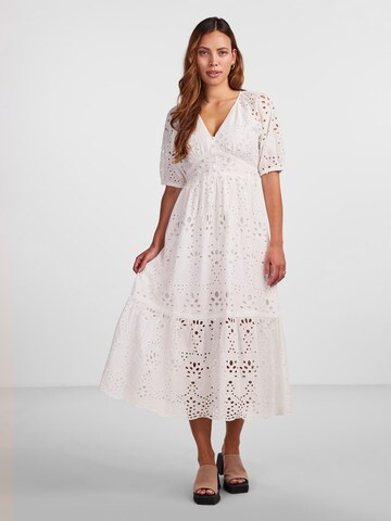 Robe 'MIE' YAS en blanc