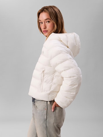 Veste d’hiver Calvin Klein Jeans en blanc