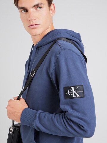 Felpa di Calvin Klein Jeans in blu