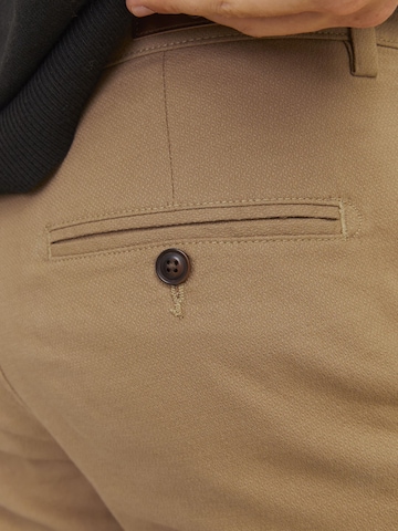 JACK & JONES - Slimfit Pantalón chino 'JPSTMarco JJFury' en marrón