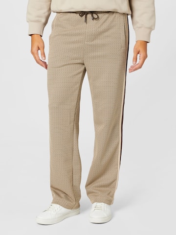 GANT Loose fit Pants in Brown: front