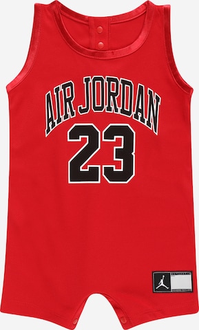 Jordan Overall σε κόκκινο: μπροστά