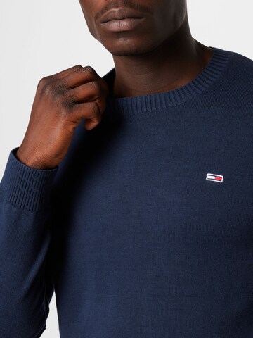 Tommy Jeans Sweter 'Essential' w kolorze niebieski