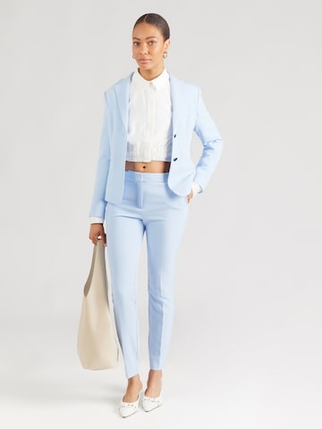 Sacou 'Agonia-1' de la HUGO pe albastru