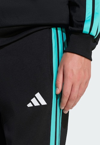 Tapered Pantaloni sportivi 'Mercedes-Amg Petronas Formula 1 Team Dna' di ADIDAS PERFORMANCE in nero